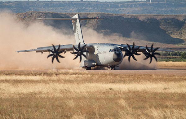 Cận cảnh 10 siêu vận tải cơ lớn nhất thế giới - 8