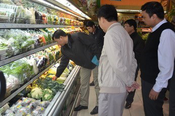 Bê bối thực phẩm sạch hóa bẩn ở siêu thị Việt - 1