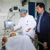 Tin tức trong ngày - Bộ trưởng Thăng đến hiện trường vụ lật cầu