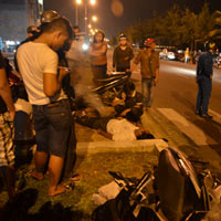 Tin tức trong ngày - Thai phụ khóc than bên xác chồng tử nạn