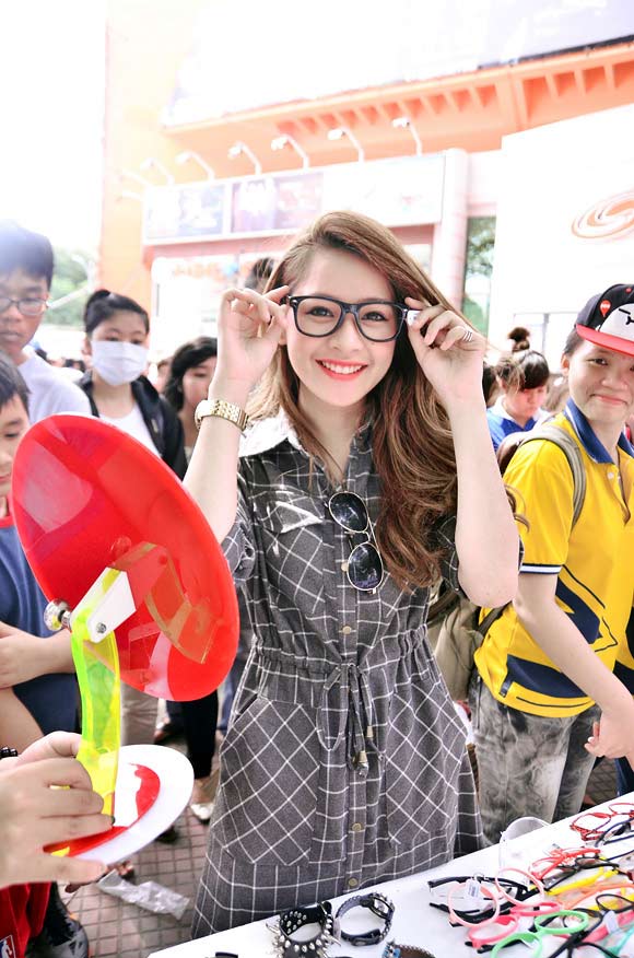 10 hot girl gây sốt khi đóng MV ca nhạc - 11