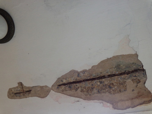 Sập mảng vữa rộng cả mét trong KTX sinh viên - 6