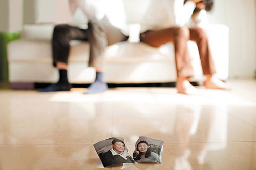 Cứ giận là chồng đập phá - 1