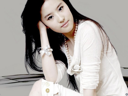 Nữ công sở bảo vệ làn da trước máy tính - 3