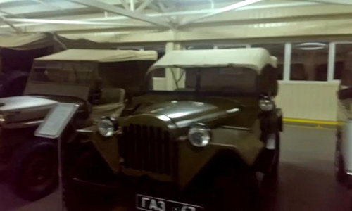 “Choáng”: Tổng thống Ukraina sở hữu 70 chiếc xe “độc” - 13