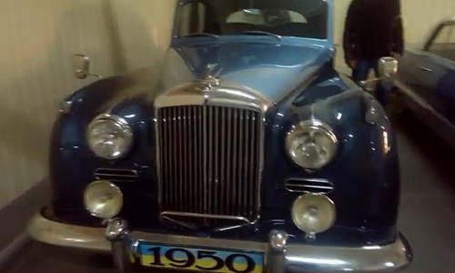 “Choáng”: Tổng thống Ukraina sở hữu 70 chiếc xe “độc” - 4