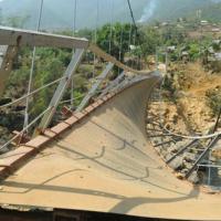 Tin tức trong ngày - Hình ảnh đau thương nơi cầu tử thần Chu Va