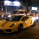 Ô tô - Xe máy - Lamborghini Gallardo vừa đi vừa đẩy ở Sài Gòn