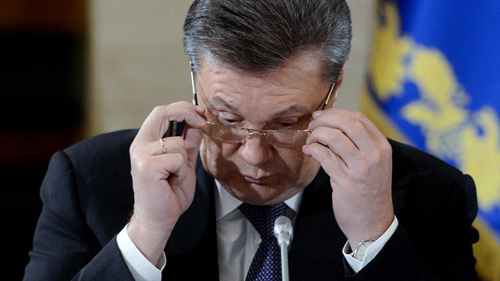 Ukraine: Cựu TT Yanukovych đã trốn sang Nga - 1