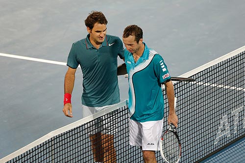 Pha bay người lốp bóng đánh bại Federer - 1