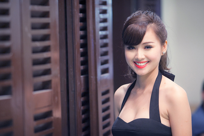 Hướng đi sexy hóa đang được nhiều nữ diễn viên trẻ Việt Nam lựa chọn.
