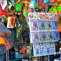 Thị trường - Tiêu dùng - Đồ chơi trẻ em: Yếu ớt trước "cơn bão" TQ