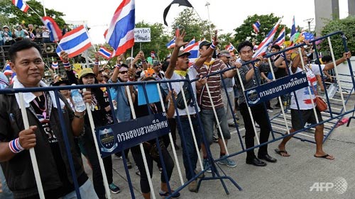 Phe biểu tình Thái Lan bất ngờ "mở cửa Bangkok" - 2