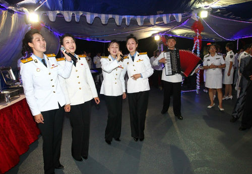 Xinh như mộng dàn nhạc nữ hải quân Triều Tiên - 7