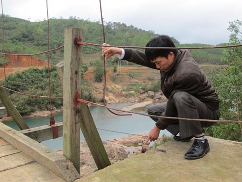 Cây cầu treo "treo" tính mạng hàng trăm người ở Quảng Ninh - 2