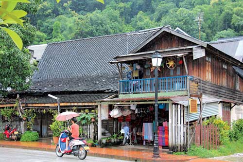 Dạo phố cổ ở Luang Prabang - 7