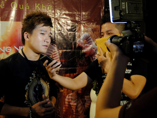 Mr. Đàm hết mình cổ vũ đàn em - 10