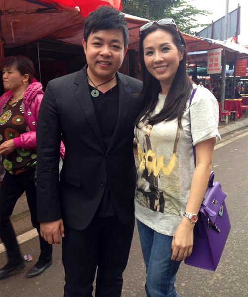 Quang Lê đi lễ phủ Tây Hồ cùng hoa hậu - 7