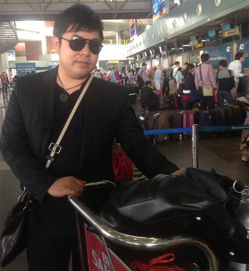 Quang Lê đi lễ phủ Tây Hồ cùng hoa hậu - 11