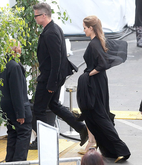 Đôi chân Angelina Jolie lại thành tâm điểm - 2