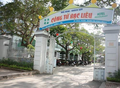 Con trai Công tử Bạc Liêu bán sách nuôi gia đình - 3