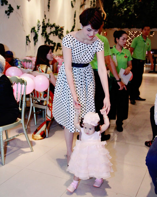 Con gái Vũ Thu Phương hot hơn mẹ - 6