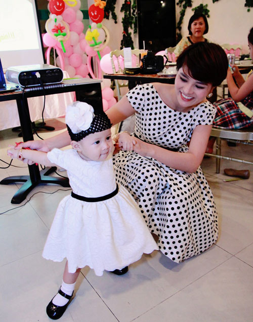 Con gái Vũ Thu Phương hot hơn mẹ - 7