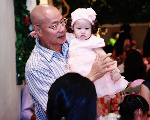 Con gái Vũ Thu Phương hot hơn mẹ - 12