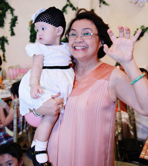 Con gái Vũ Thu Phương hot hơn mẹ - 13