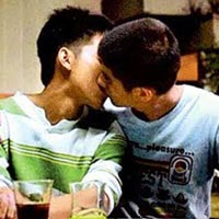 Phim - Video: Nụ hôn đồng tính "gây bão" của Mario Maurer