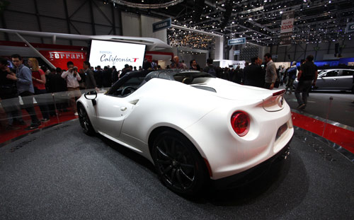 Alfa Romeo 4C Spyder bảnh chọe tại Geneva - 2