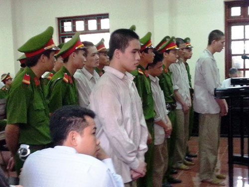 Ngày mai, xử phúc thẩm vụ “quan tài diễu phố” - 1