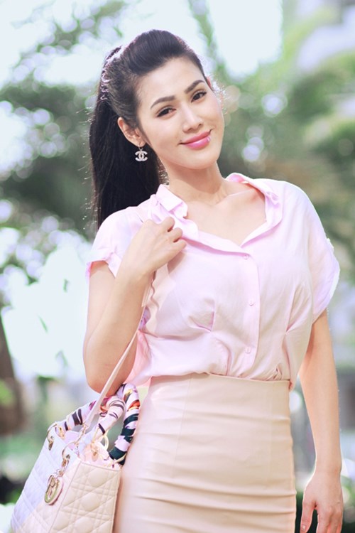 Maria Đinh Phương Ánh kín đáo vẫn sexy - 10