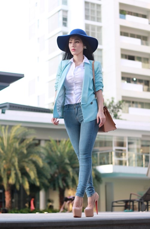 Maria Đinh Phương Ánh kín đáo vẫn sexy - 5