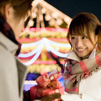 Bạn trẻ - Cuộc sống - Đàn ông Việt "săn" quà 8/3 độc, lạ