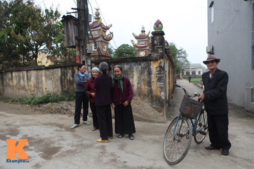 Dỡ đình bán gỗ sưa: Dân đòi trả lại nguyên trạng - 4