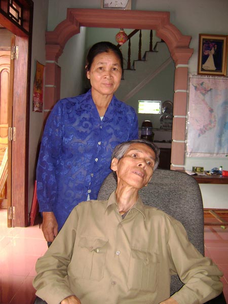 Tình đẹp như mơ của "Ông thẳng" 40 năm viết đứng - 2