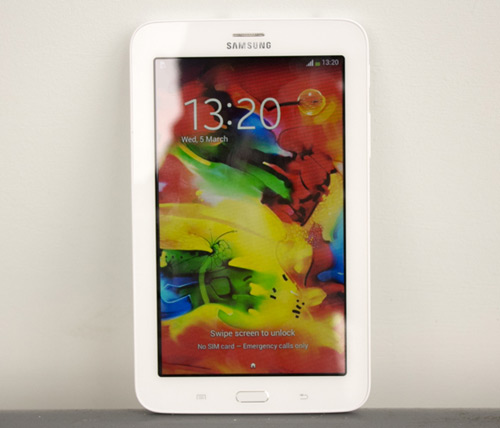 Cận cảnh tablet giá mềm Galaxy Tab 3 Lite - 2