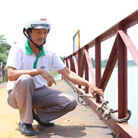 Tin tức trong ngày - Người bỏ tiền tỷ nối những nhịp cầu