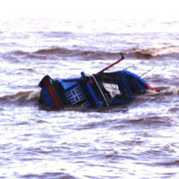 Tin tức trong ngày - “Tàu lạ” đâm chìm tàu cá 4 tỷ trên biển Lý Sơn