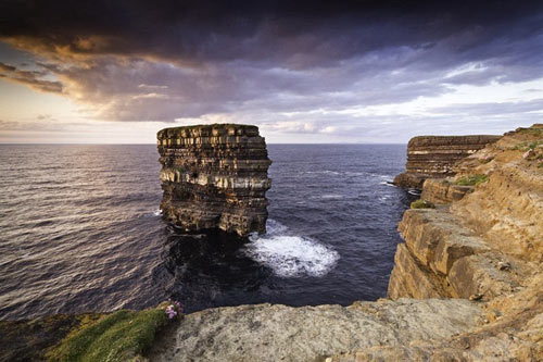 Ngỡ ngàng vẻ đẹp tháp đá "cô đơn" tại Ai-len - 6