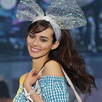 Bí quyết mặc đẹp - Thêm cá tính với phụ kiện tóc hình tai thỏ