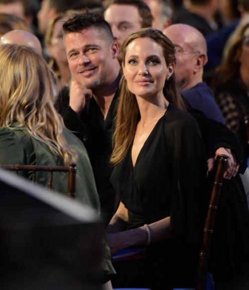 Angelina Jolie: Tôi vẫn phải phẫu thuật ngực nữa - 1