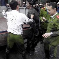 Pháp luật - 4 công an vật lộn trong bùn với kẻ "ngáo đá"