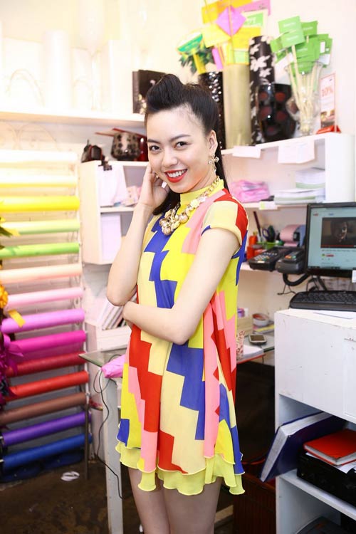 Vũ Hoàng Điệp mua hoa tặng mẹ ngày 8/3 - 6