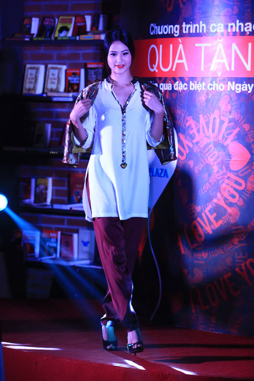 Mẫu Việt mang thiết kế đẹp cho "nửa thế giới" - 17