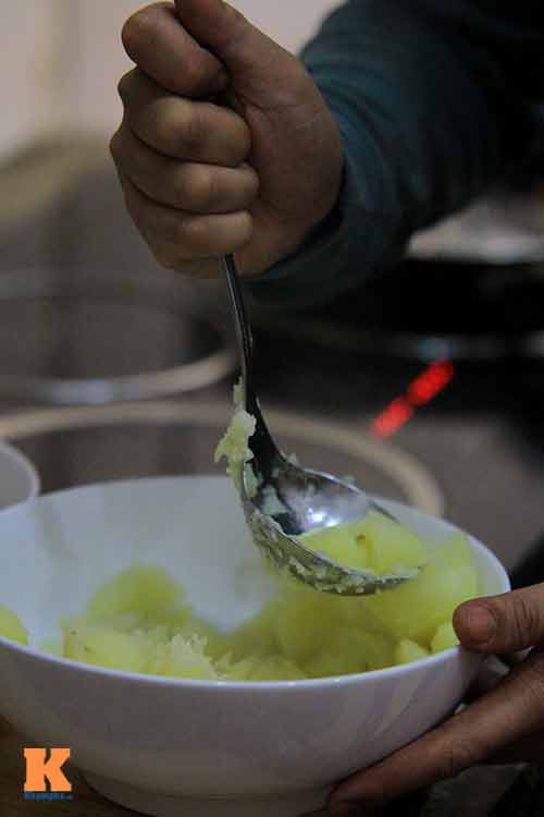 8/3: Anh Chánh trổ tài vào bếp - 7