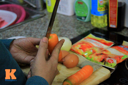 8/3: Anh Chánh trổ tài vào bếp - 3