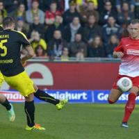 Bóng đá - Freiburg - Dortmund: Tuyệt phẩm sút xa
