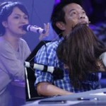 Ca nhạc - MTV - Hương Giang nhảy lên bàn khiến Thái Hòa hoảng